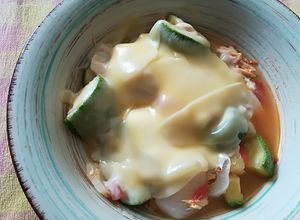Una foto de Pechuga de pollo con calabacitas