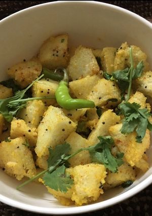 A picture of Masala idli.