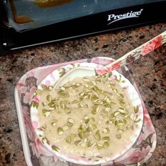 A picture of My best and healty breakfast oats recipe with nuts and seeds😋.