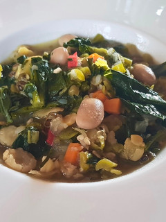 Foto di Zuppa di Legumi e Cavolo Nero Km0