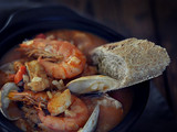 Sopa de bacalao y marisco