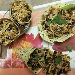 A picture of Papad chat platter.