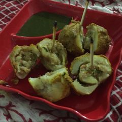 A picture of Aloo nazakat.