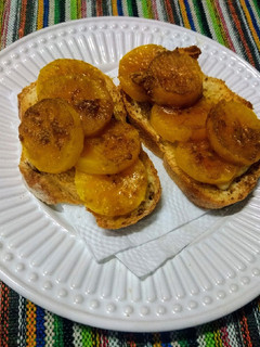 Foto de Brusqueta de banana da terra e queijo Brie