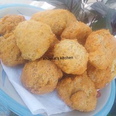 A picture of Oil based crunchy Nigerian buns.