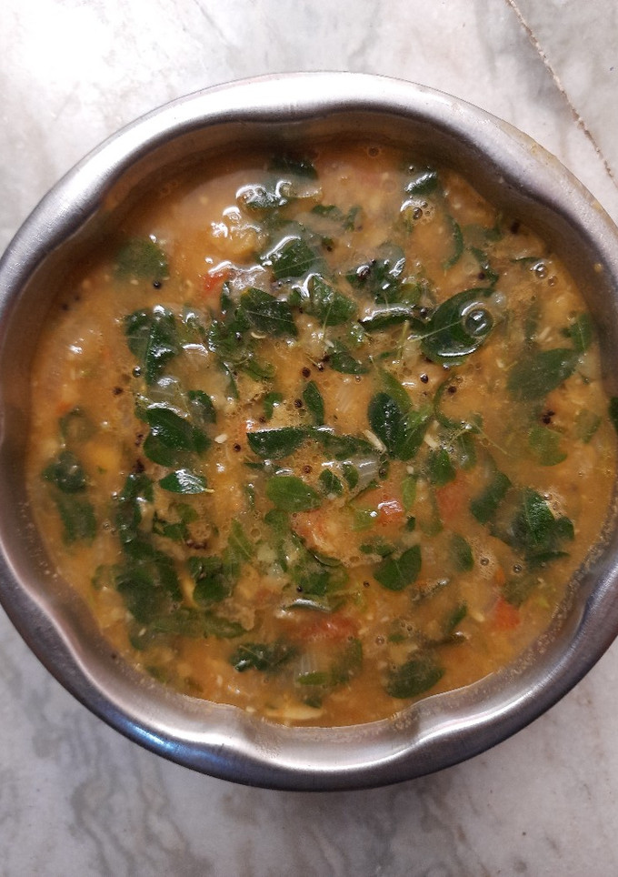 முருங்கை கீரை சாம்பார்(murungai keerai sambar recipe in tamil) செய்முறை முக்கிய புகைப்படம்