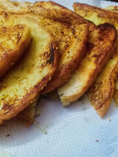 A picture of French toast.