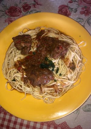Una foto de Spaghetti con estofado 😋