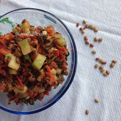 A picture of Horse Gram/Kulith Sprout Salad.