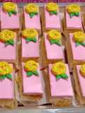 24 pineapple pastries