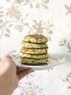 Фото Кабачковые оладьи с сыром.