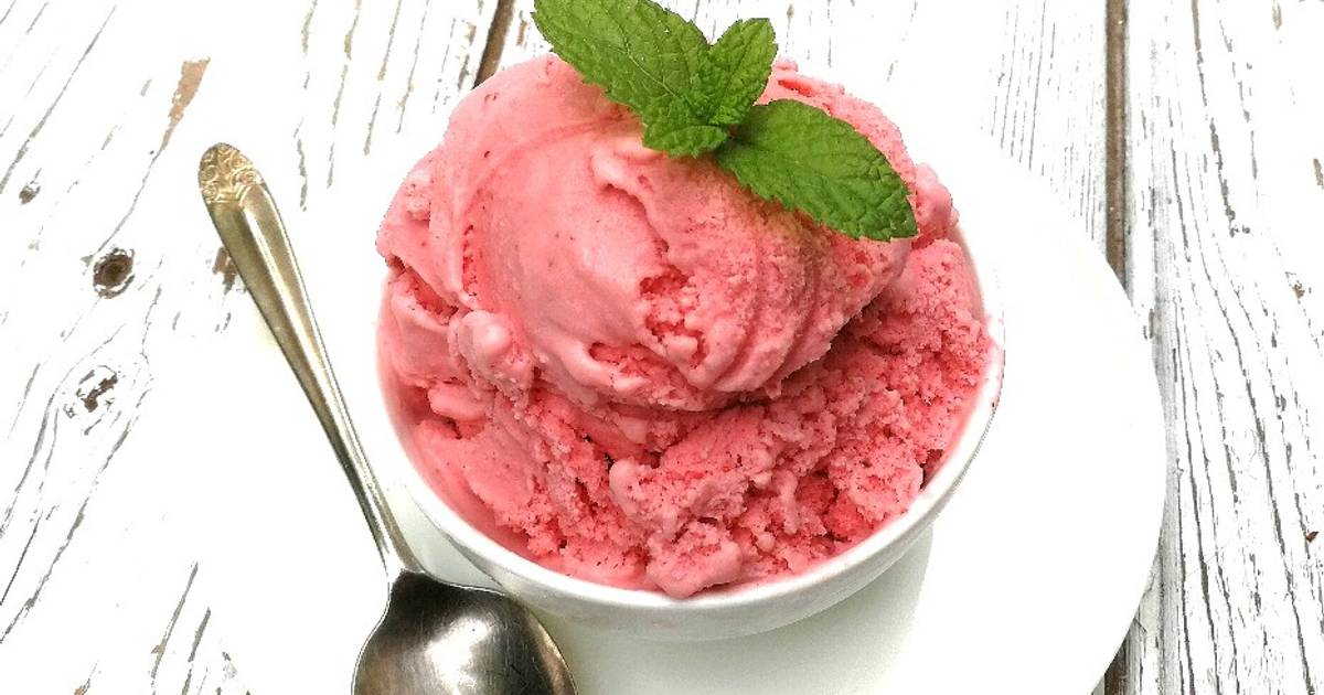 Creamy strawberry ice cream Recipe by Nate Teague Cookpad