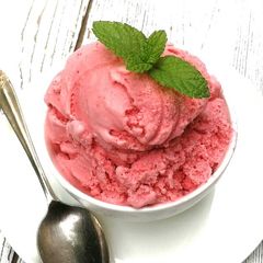 A picture of Creamy strawberry ice cream.
