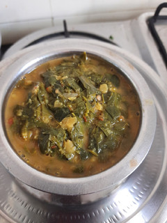 முருங்கை கீரை கூட்டு (Murunkai keerai kootu recipe in tamil) செய்முறை முக்கிய புகைப்படம்