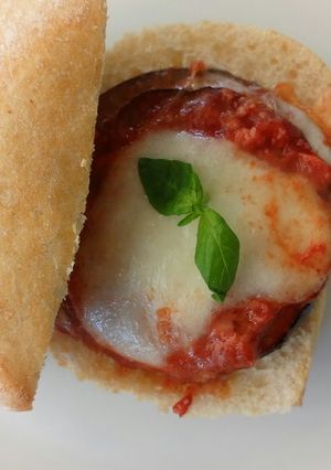 A picture of Parmigiana nel panino.