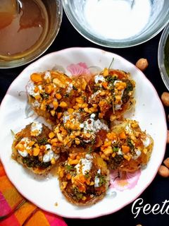 फलाहारी साबूदाना अप्पे चाट (Falahari Sabudana Appe Chaat recipe in Hindi) रेसिपी मुख्य फोटो