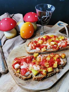 Une photo de BRUSCHETTAS COURGETTE-TOMATE-MOZZA