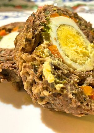 Una foto de Pan de carne tipo arrollado con puré de batatas cremoso 🥩🍠