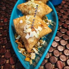 A picture of Maggi Samosa.