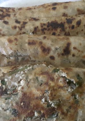 A picture of Dhaba Style Paneer Paratha.