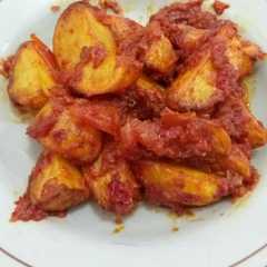 A picture of Sambal goreng kentang.