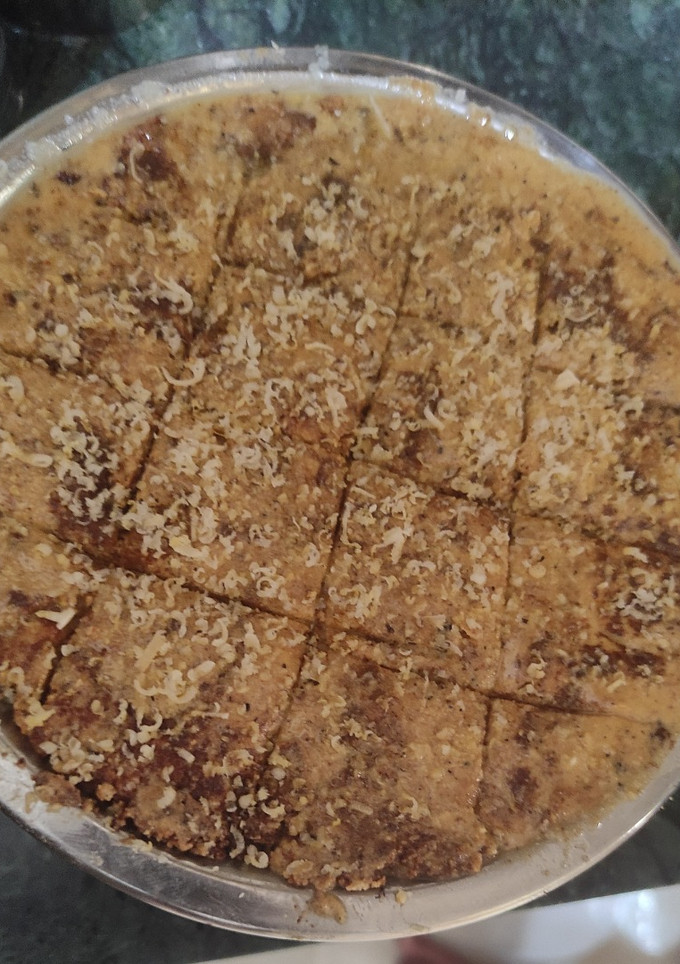 खोया मिक्स बेसन बर्फी (Khoya mix besan barfi recipe in hindi)              रेसिपी मुख्य फोटो