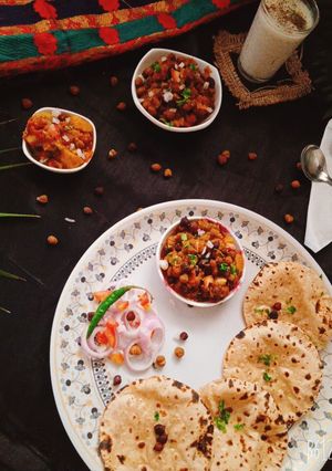 चने आलू की सब्जी रेसिपी मुख्य फोटो