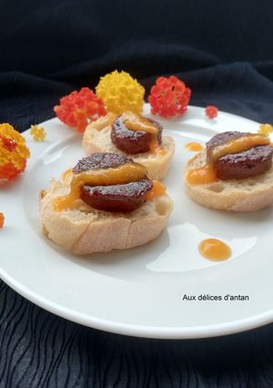 Une photo de Toast boudin antillais compotée d'abricot