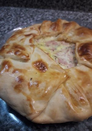 Una foto de Relleno de tarta de jamón y queso