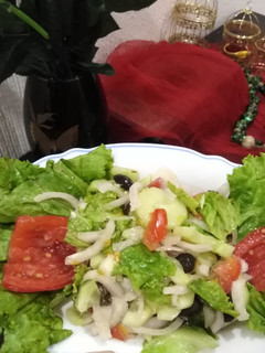 A picture of Vegetables salad.
