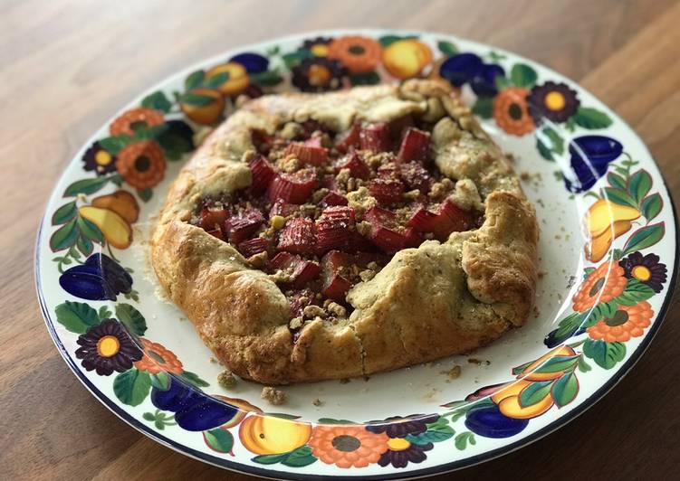 How to Make Perfect Rabarber Galette