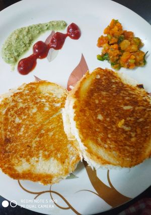 A picture of Pizza cheese sandwich.