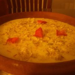 A picture of Kesari Phirni.
