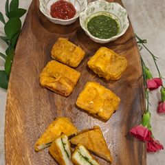 A picture of Paneer pakode.