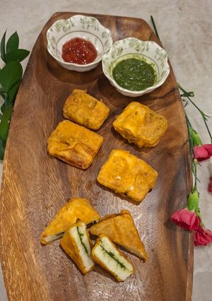 A picture of Paneer pakora.