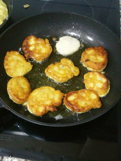 Una foto de Buñuelos de gamba de mi abuela