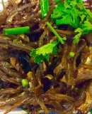 Khô cá cơm rang khế