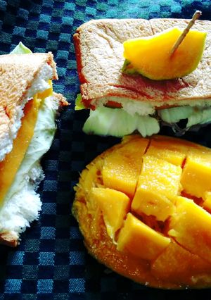 A picture of Cheesy mango sandwich.