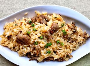 Hình của món Cơm xào bò sa tế.