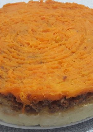 Una foto de Pastel de papa, carne y calabaza