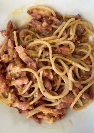 Une photo de Spaghettis façon carbonara