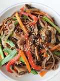 🌱 Mì Soba Xào Nấm Sốt Tương Hột Chay (Vegan)