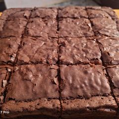 A picture of Brownie super crust and yummy.