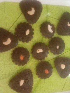 चॉकलेट स्मॉल केक(Chocolate Small Cake recipe in hindi) रेसिपी मुख्य फोटो