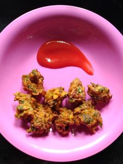मेथी भजी (meethi bhaji recipe in marathi) रेसिपी चे मुख्य फोटो