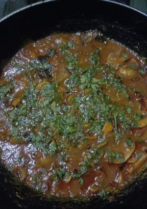 A picture of Mushroom masala.