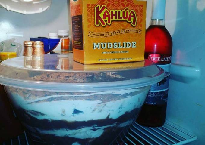 Kahlua Mudslide Trifle Recipe by Kari Campos🥑🌶 - Cookpad