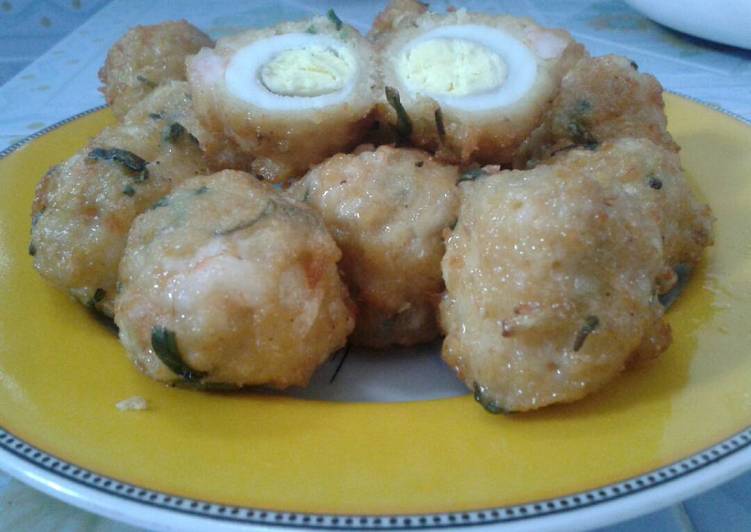 Bola bola ayam udang isi telur puyuh