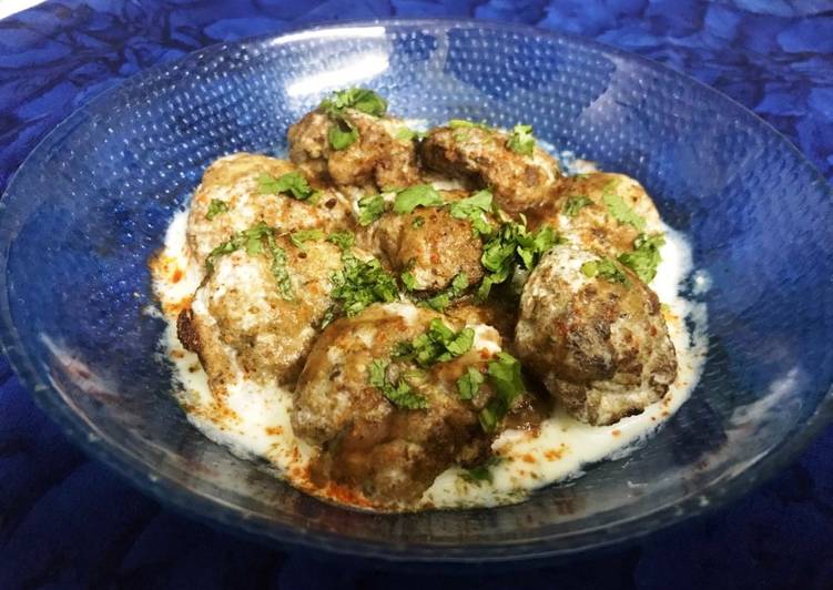 Oats and Moong sprouts Dahi Vada
