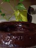 Torta de chocolate, algarroba, azúcar integral y cacao dulce en microondas
